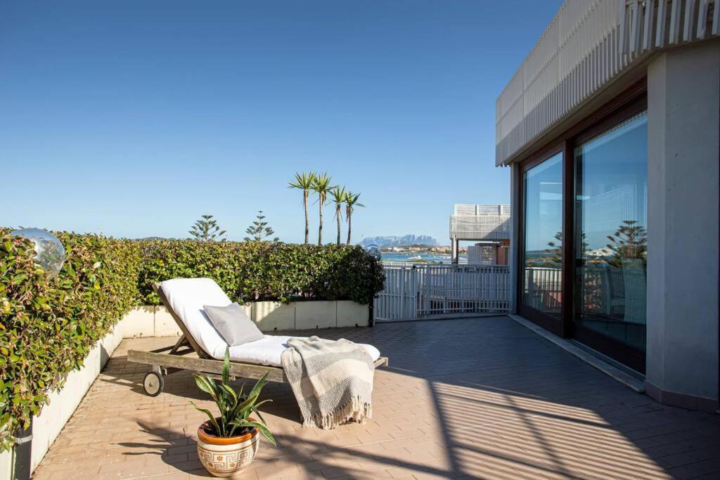 Sunny Rooftop Loft With Gorgeous Views Of Olbia Bagian luar foto