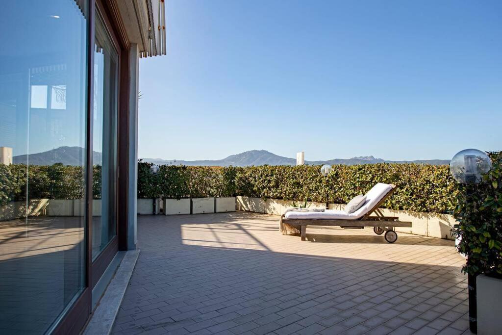 Sunny Rooftop Loft With Gorgeous Views Of Olbia Bagian luar foto