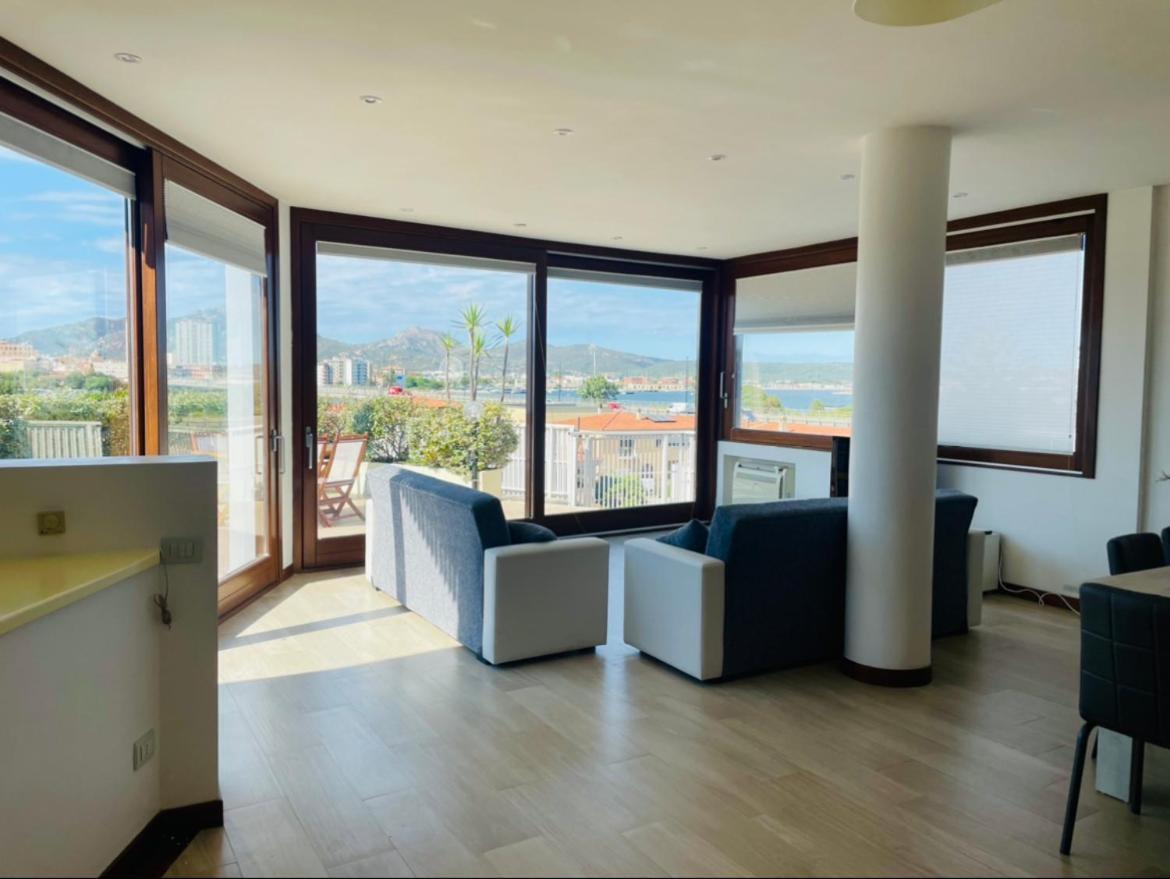 Sunny Rooftop Loft With Gorgeous Views Of Olbia Bagian luar foto