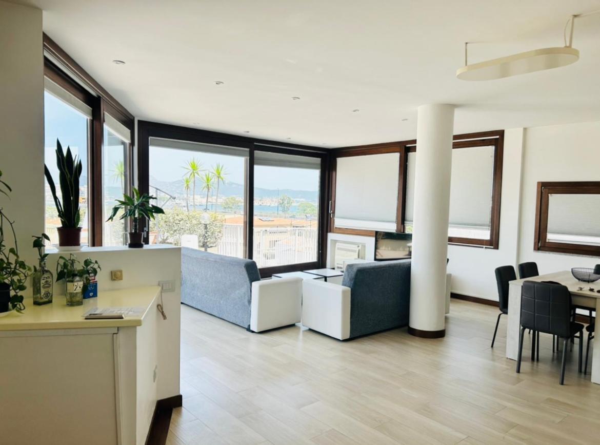 Sunny Rooftop Loft With Gorgeous Views Of Olbia Bagian luar foto